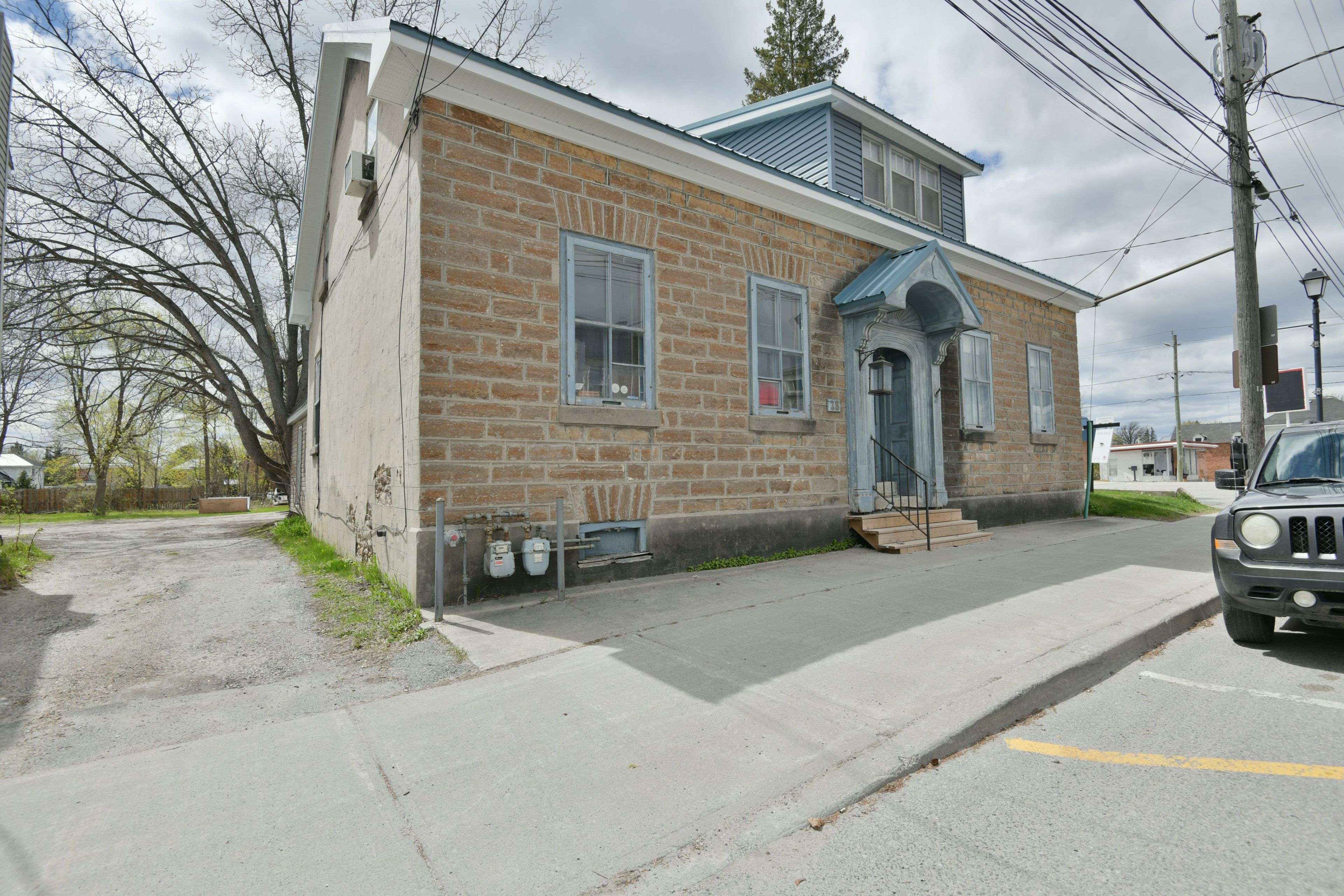 28 Wilson ST W, Perth, ON K7H 2M9