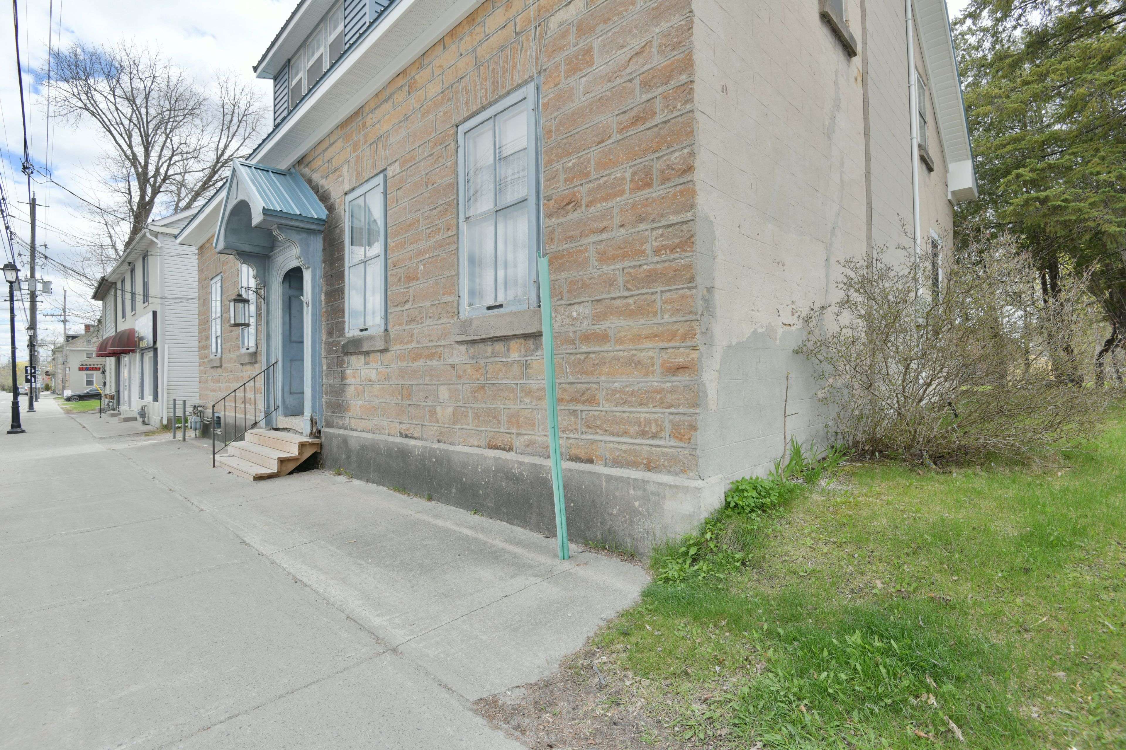 28 Wilson ST W, Perth, ON K7H 2M9