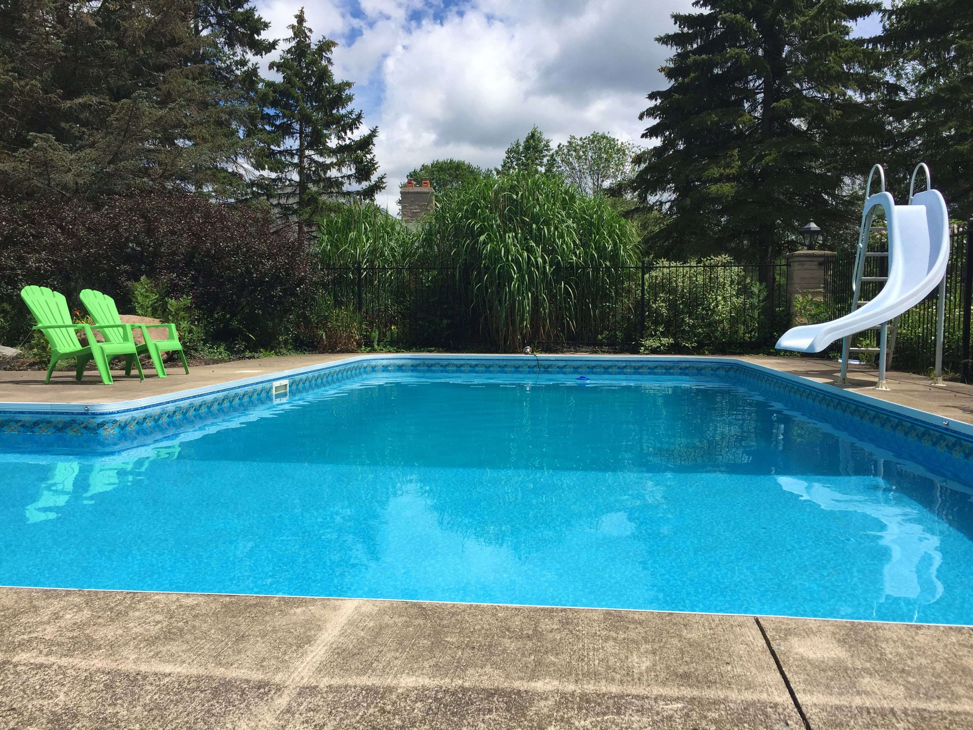 2033 Niagara River Pkwy, Fort Erie, ON L2A 5M4