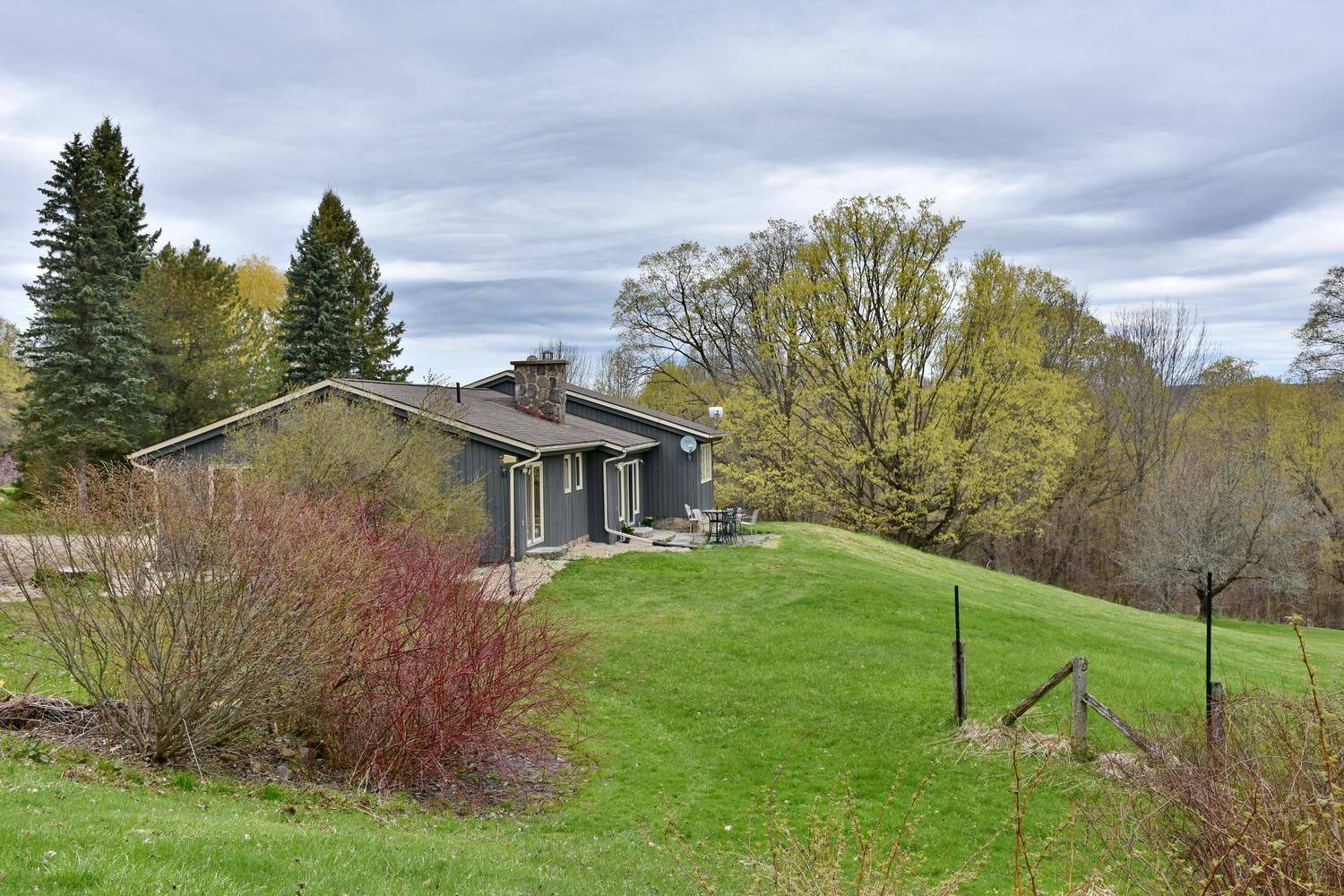 446070 Johnston's Side Road, Grey Highlands, ON N0C 1E0