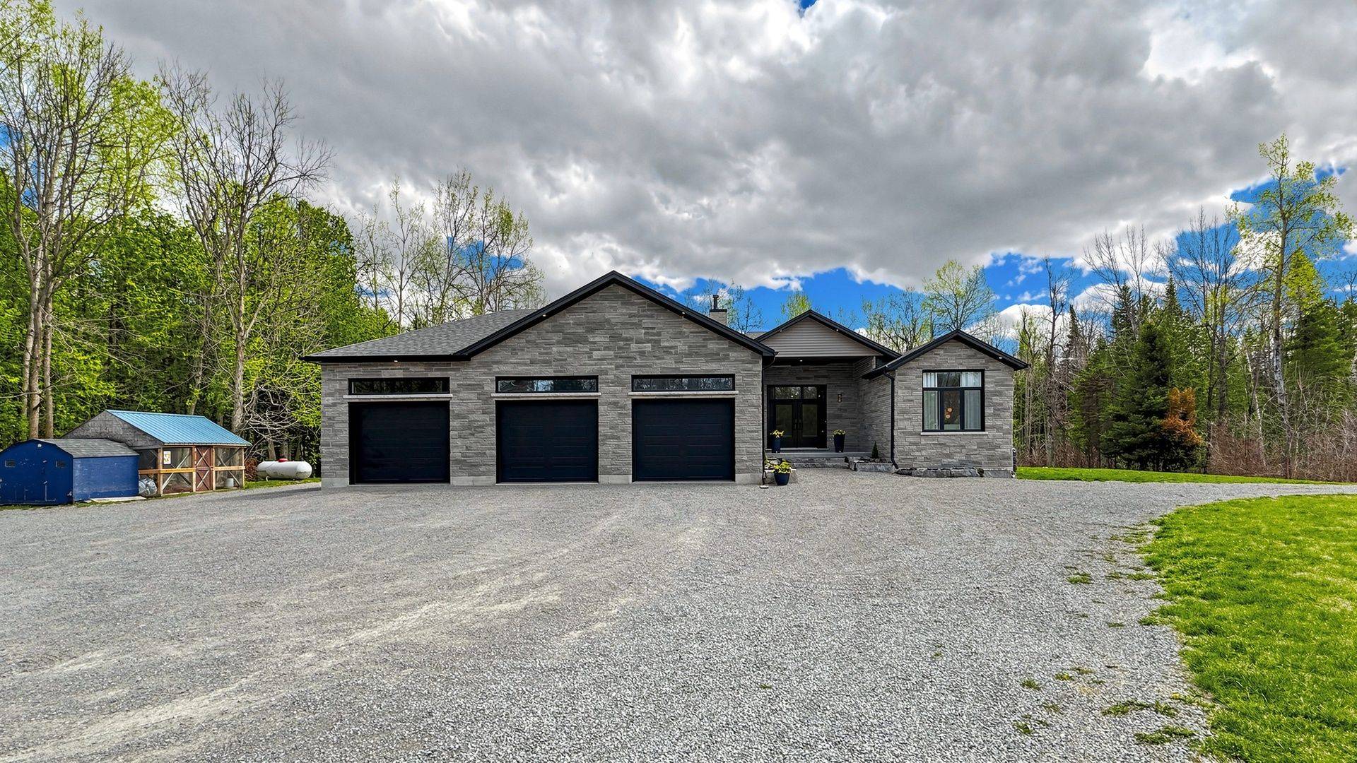 99 Kagawong RD, Kawartha Lakes, ON K0M 1G0