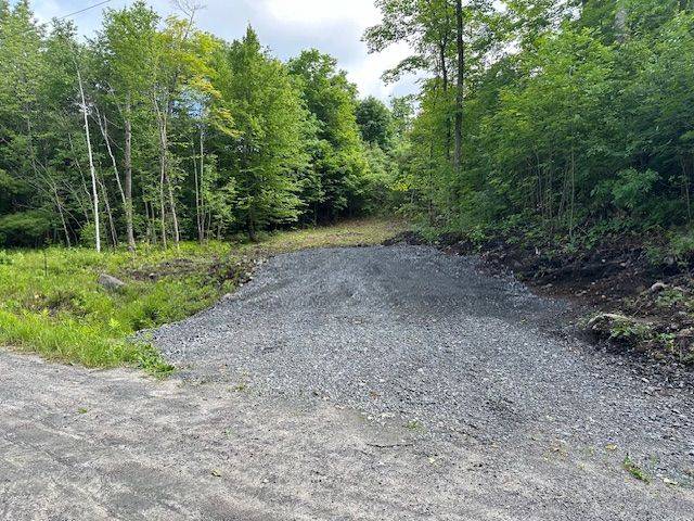 4 McNaughts RD, Seguin, ON P2A 2W9