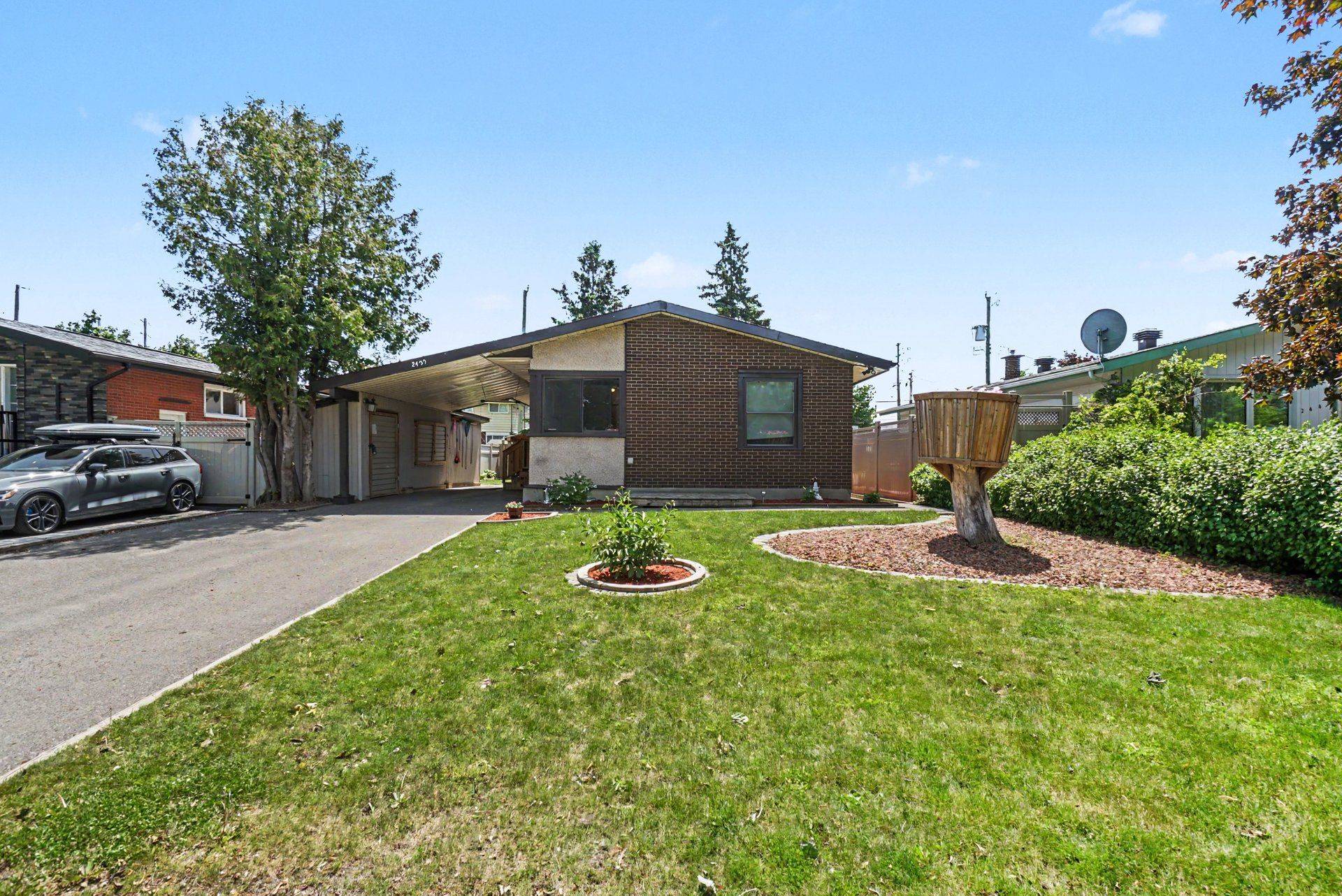 2450 Magnus AVE, Elmvale Acres And Area, ON K1G 1J8