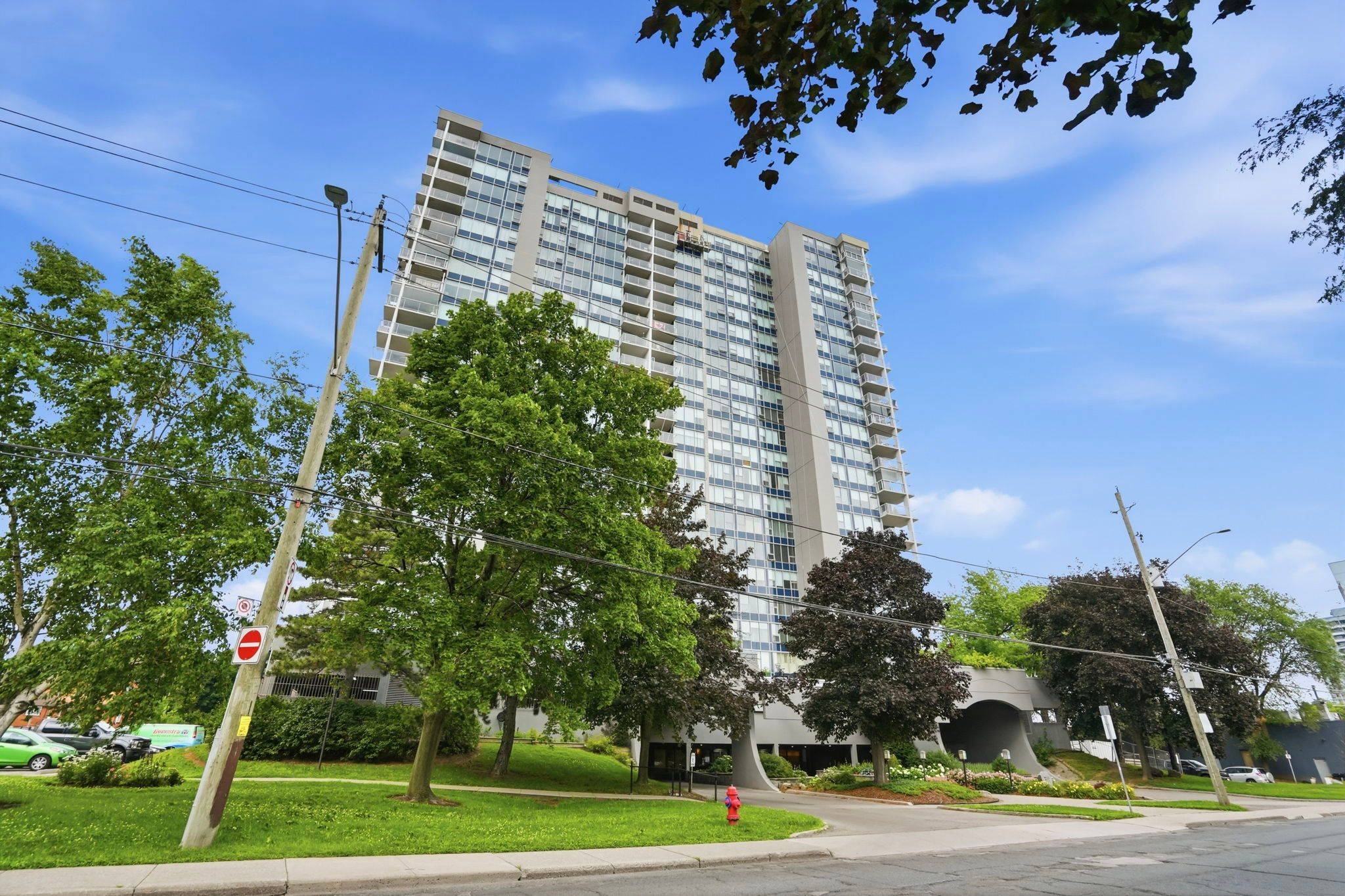 75 Queen ST N #1702, Hamilton, ON L8R 3J3