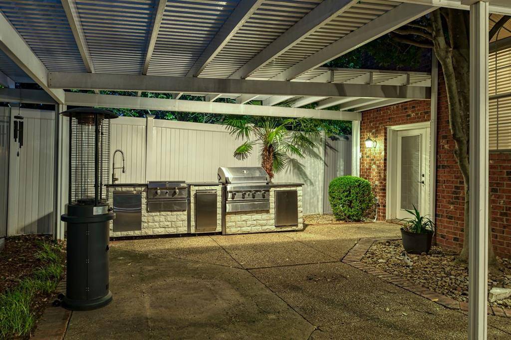 2610 Pinevalley Drive, Arlington, TX 76001