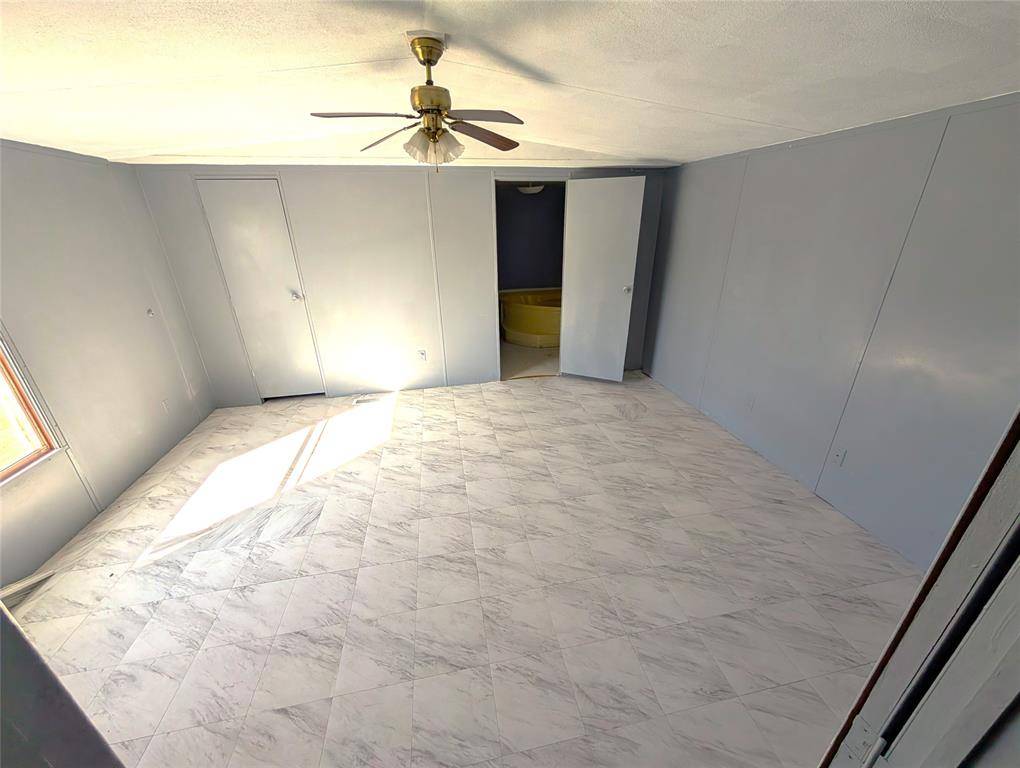 425 State Highway 34 SW, Italy, TX 76651