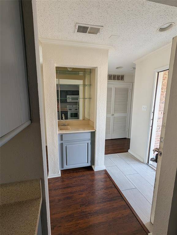 2728 Copper Creek Drive #208, Arlington, TX 76006