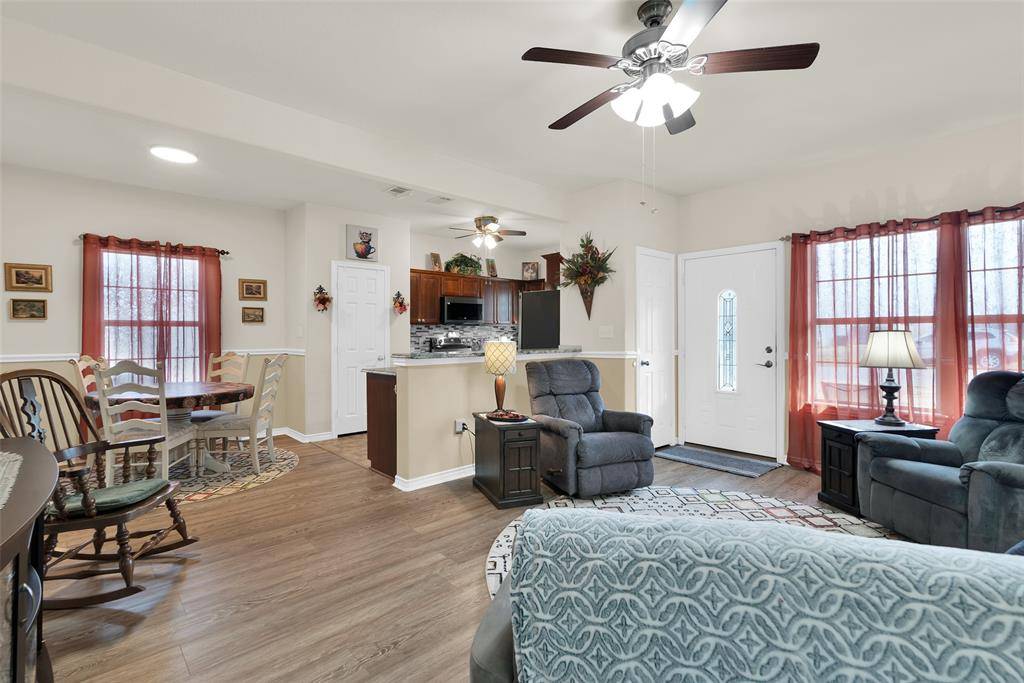 201 E Walker Street, Denison, TX 75021