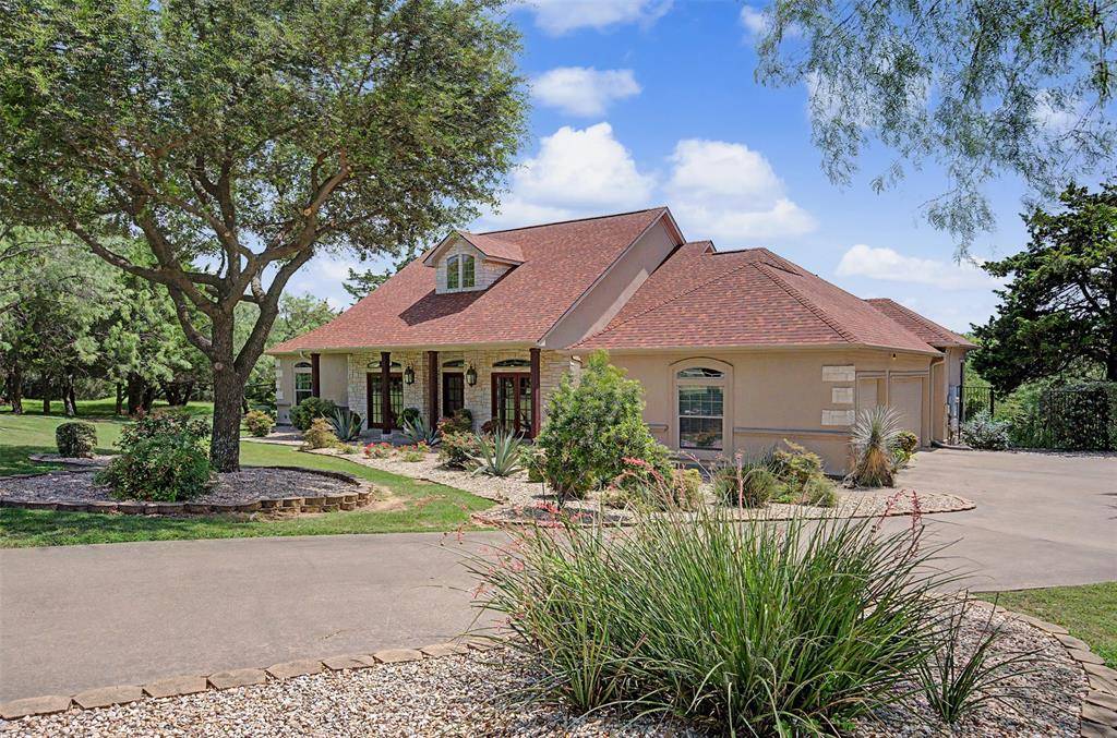 1529 Cypress Bend Drive, Cedar Hill, TX 75104
