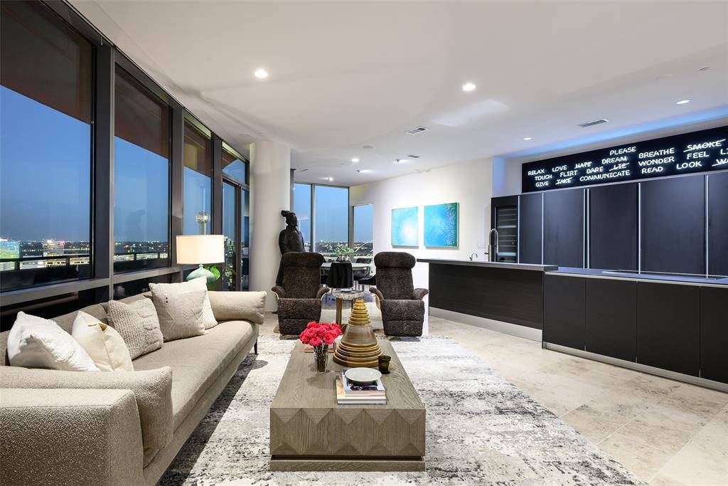 2200 Victory Avenue #2304, Dallas, TX 75219