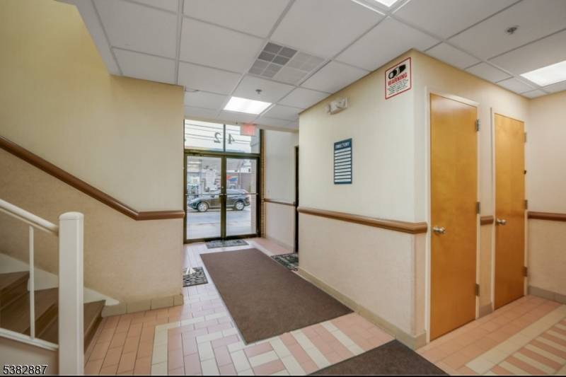 42 Locust Ave, Wallington Boro, NJ 07057