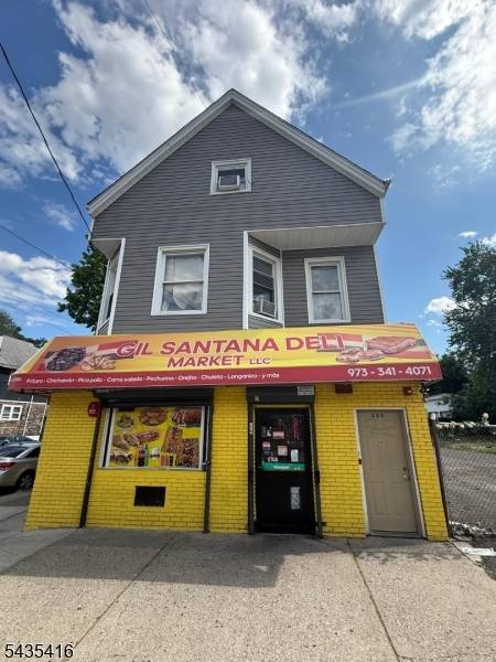 230 17Th Ave, Paterson City, NJ 07504