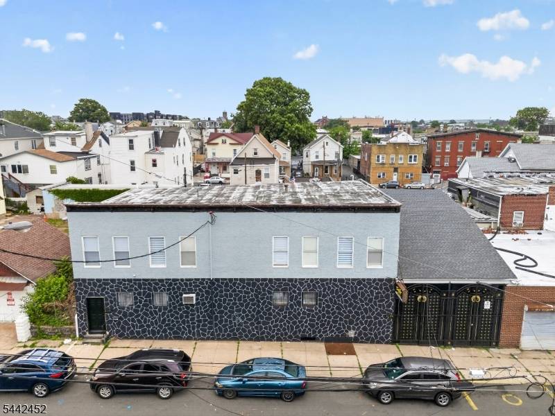 9 Morrell St, Elizabeth City, NJ 07201