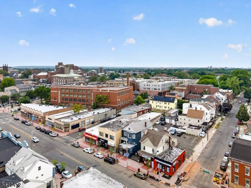 9 Morrell St, Elizabeth City, NJ 07201