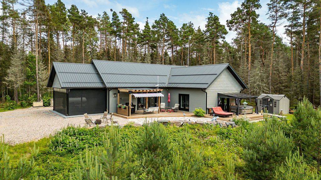 679 Boulder RD, Parry Sound Remote Area, ON P0A 1X0