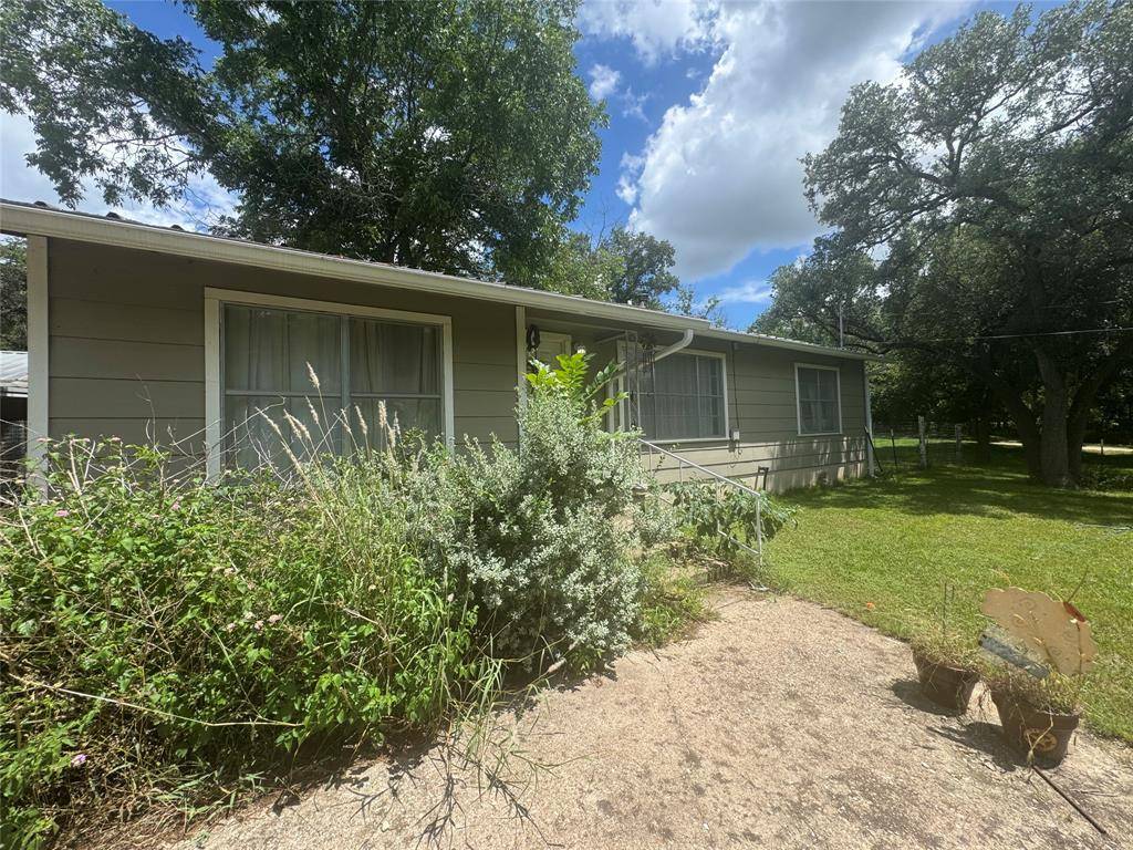 4527 Fm 219, Clifton, TX 76634