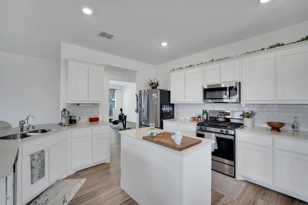 3240 Apple Creek Avenue, Crandall, TX 75114