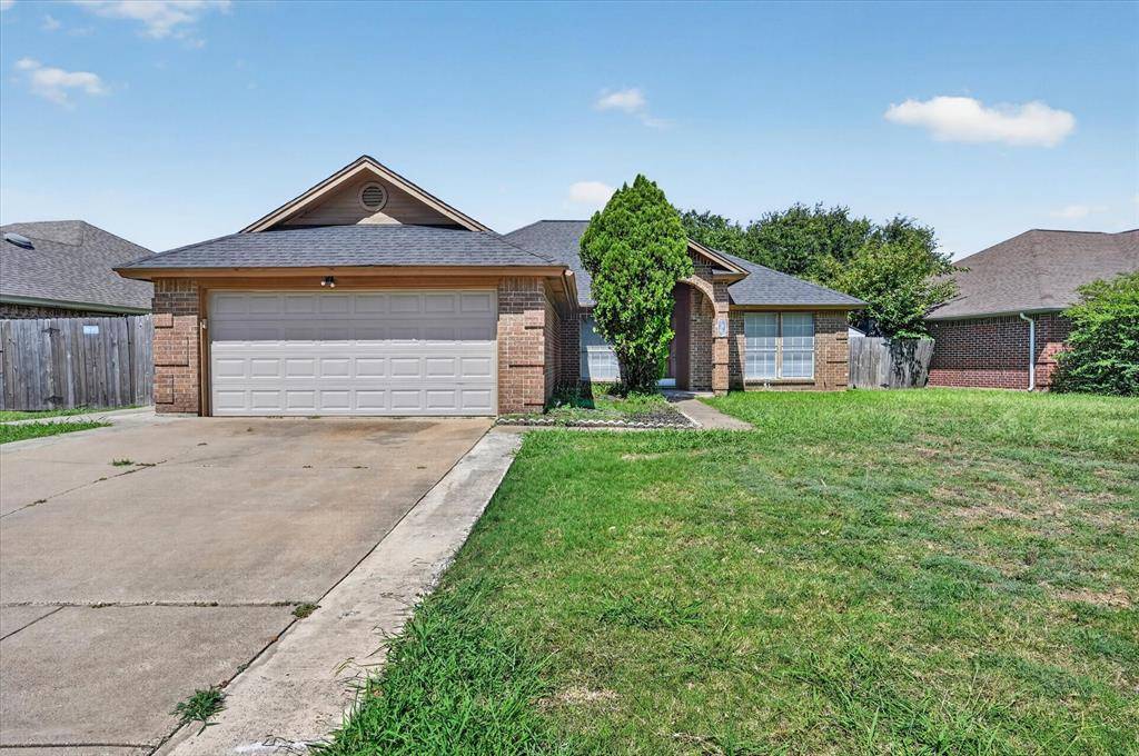7405 Emerywood Lane, Fort Worth, TX 76137