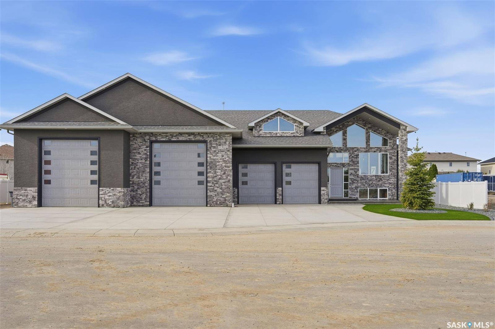 7 Loewen COURT, Warman, SK S0K 0A1