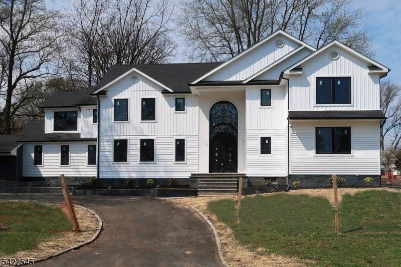 261 Apple Tree Ln, Mountainside Boro, NJ 07092