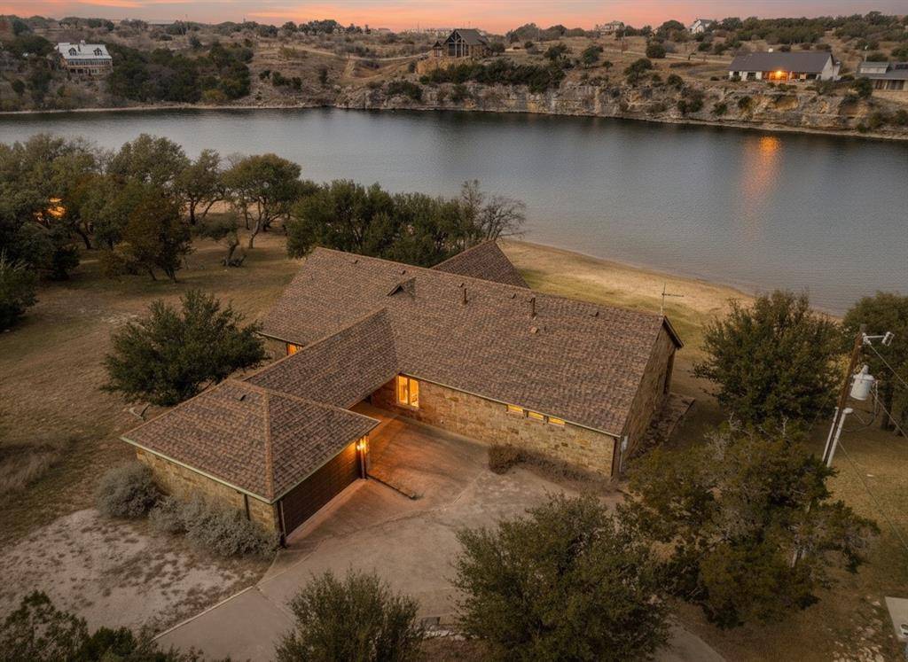 7033 W Hells Gate Drive, Strawn, TX 76475