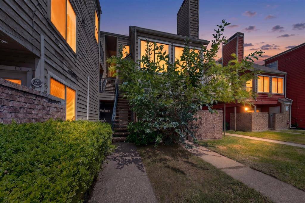 9811 Walnut Street #203, Dallas, TX 75243