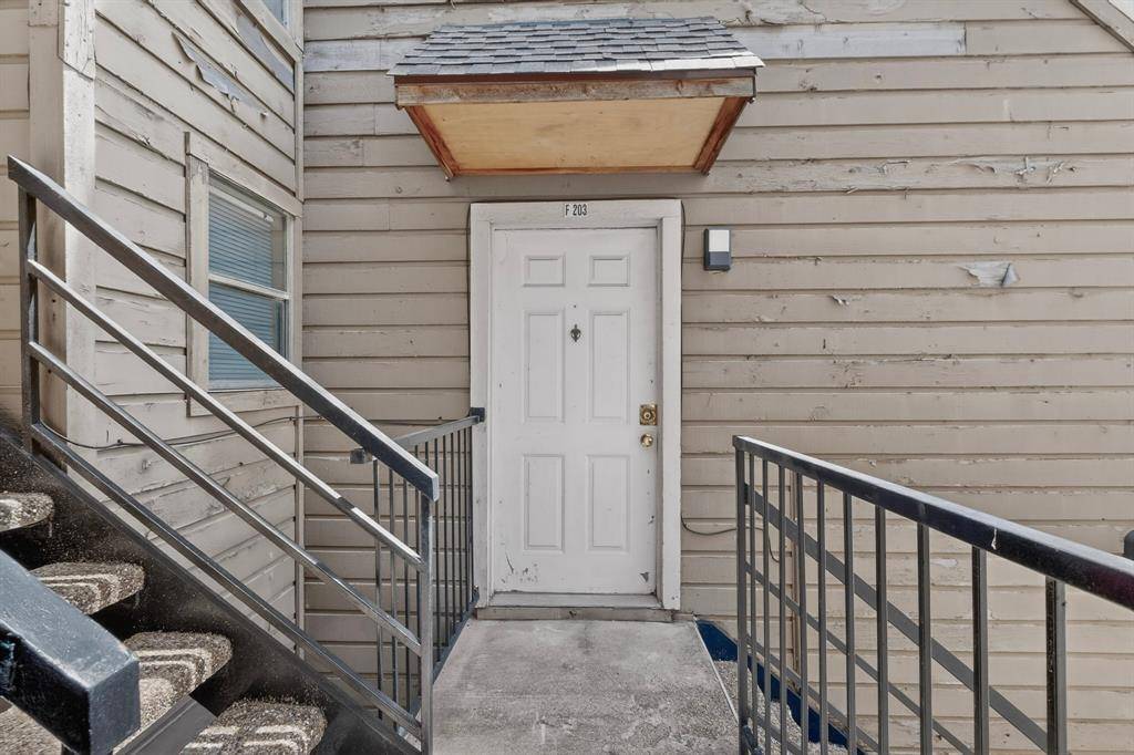 9811 Walnut Street #203, Dallas, TX 75243