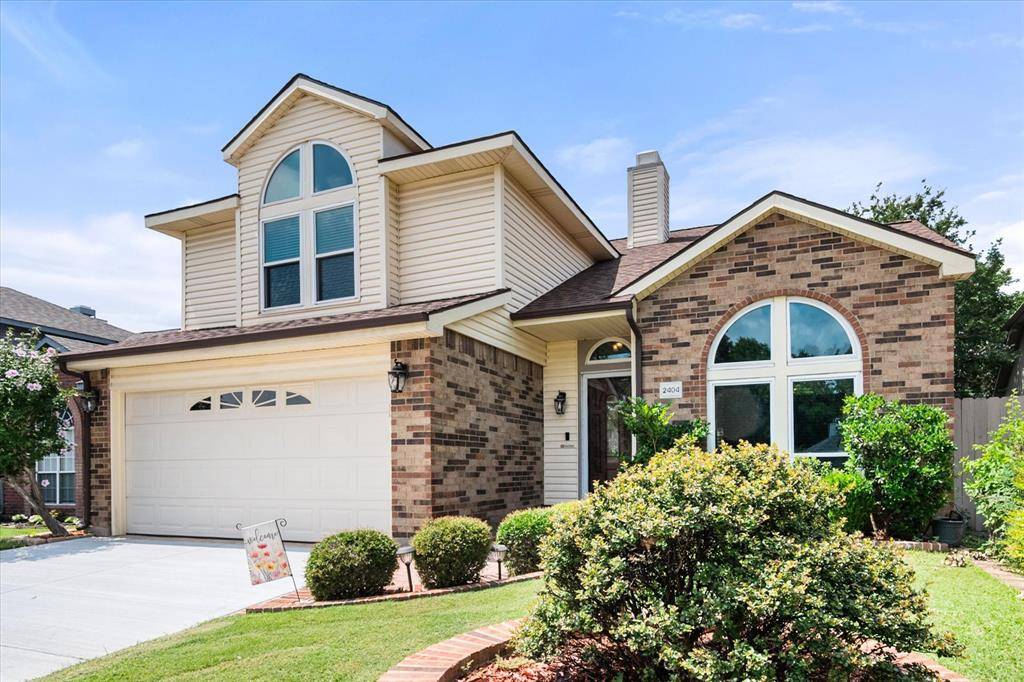 2404 Bennington Drive, Arlington, TX 76018