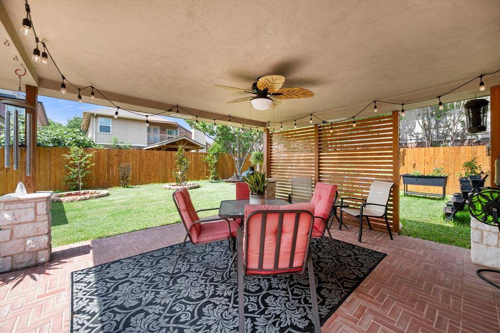 2404 Bennington Drive, Arlington, TX 76018