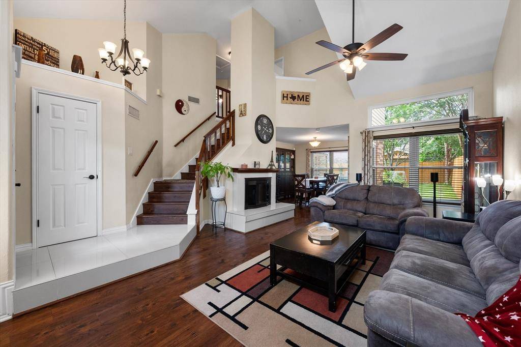 2404 Bennington Drive, Arlington, TX 76018