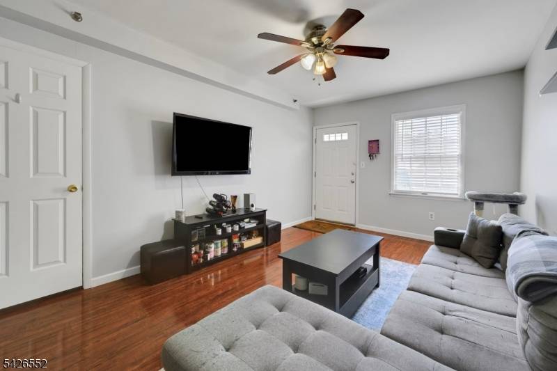 13 Oak St, Rockaway Boro, NJ 07866