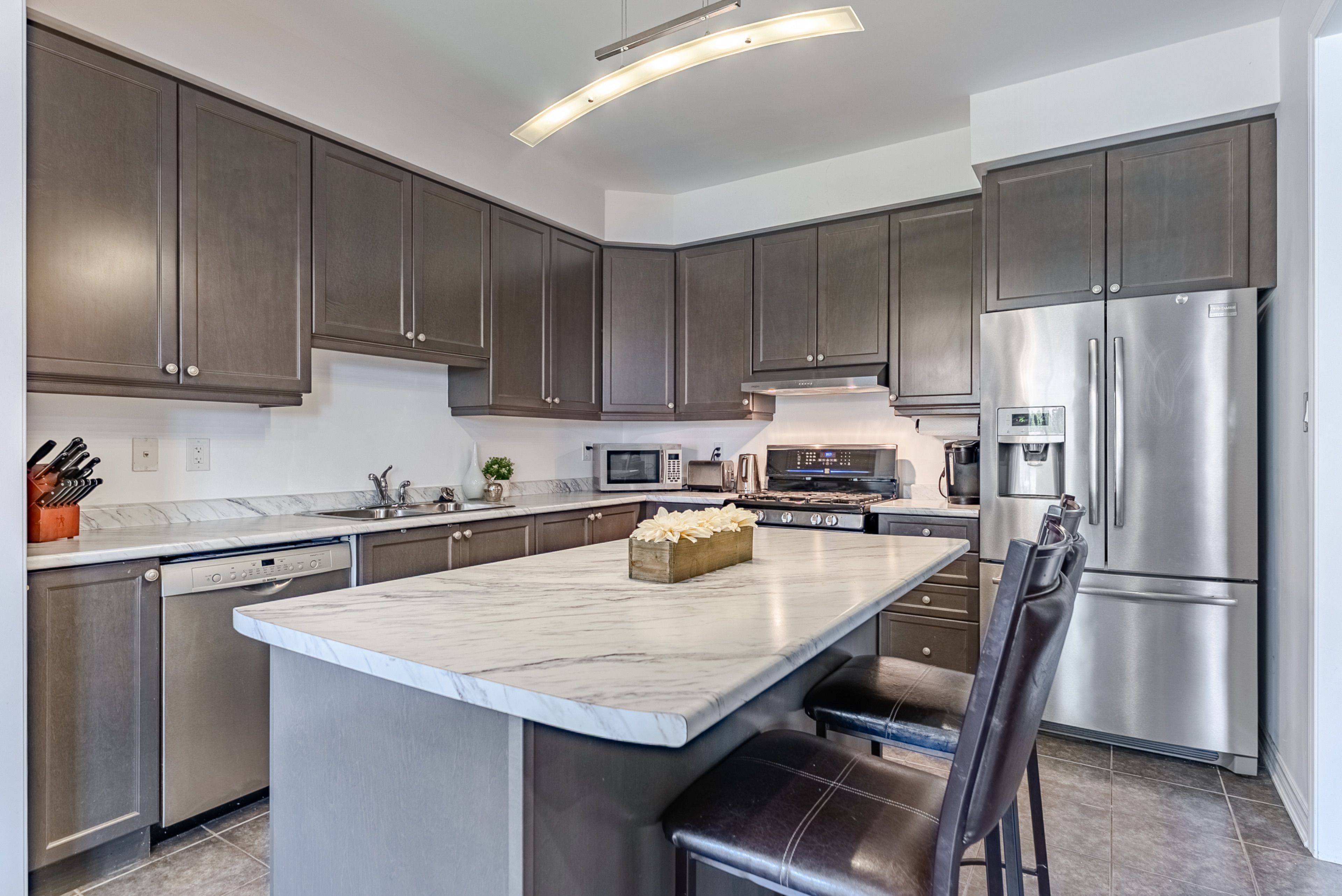 325 Gleave TER, Milton, ON L9T 8P1