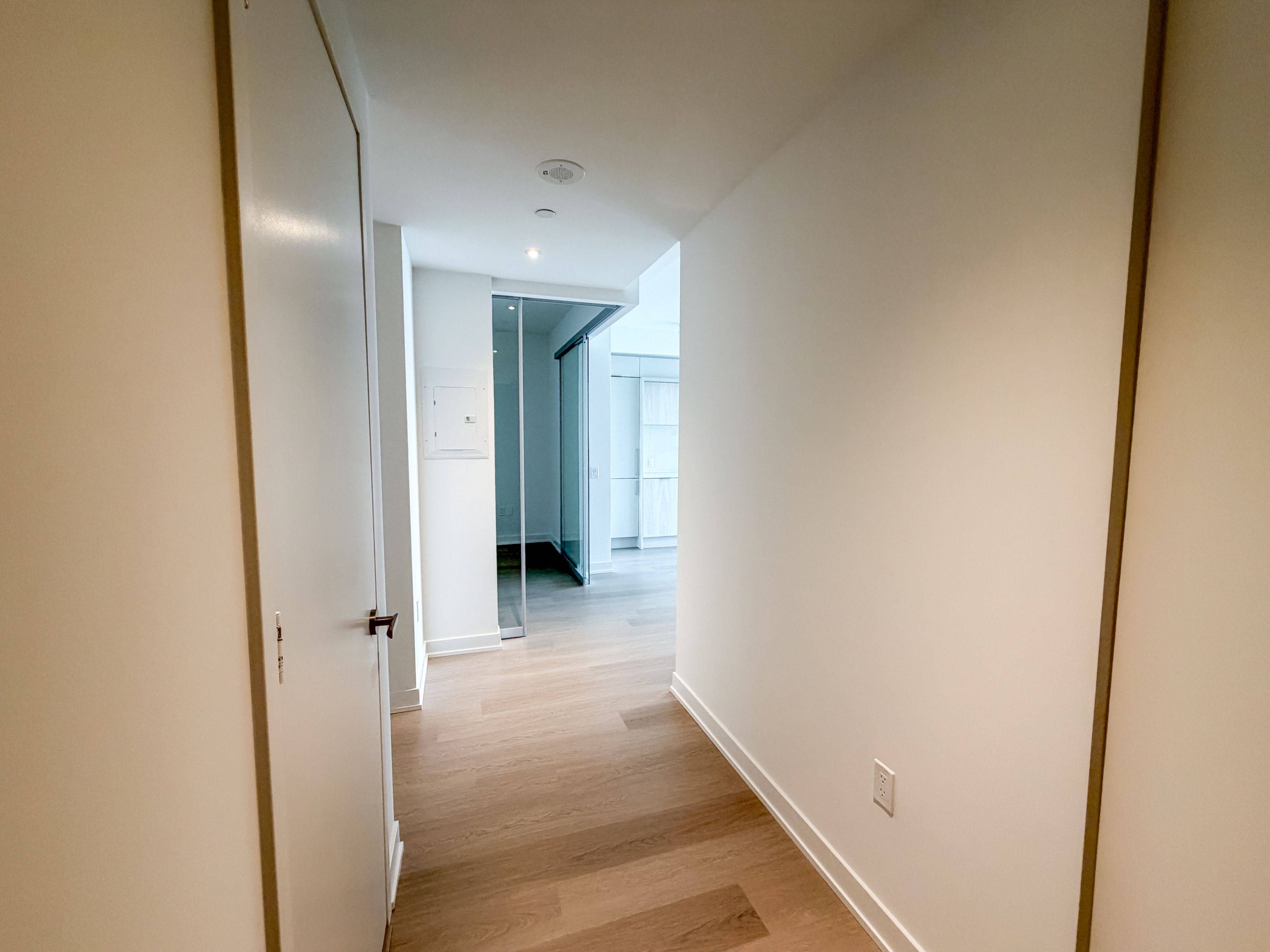 448 Burnhamthorpe Rd W N/A #6407, Mississauga, ON L5B 0R4