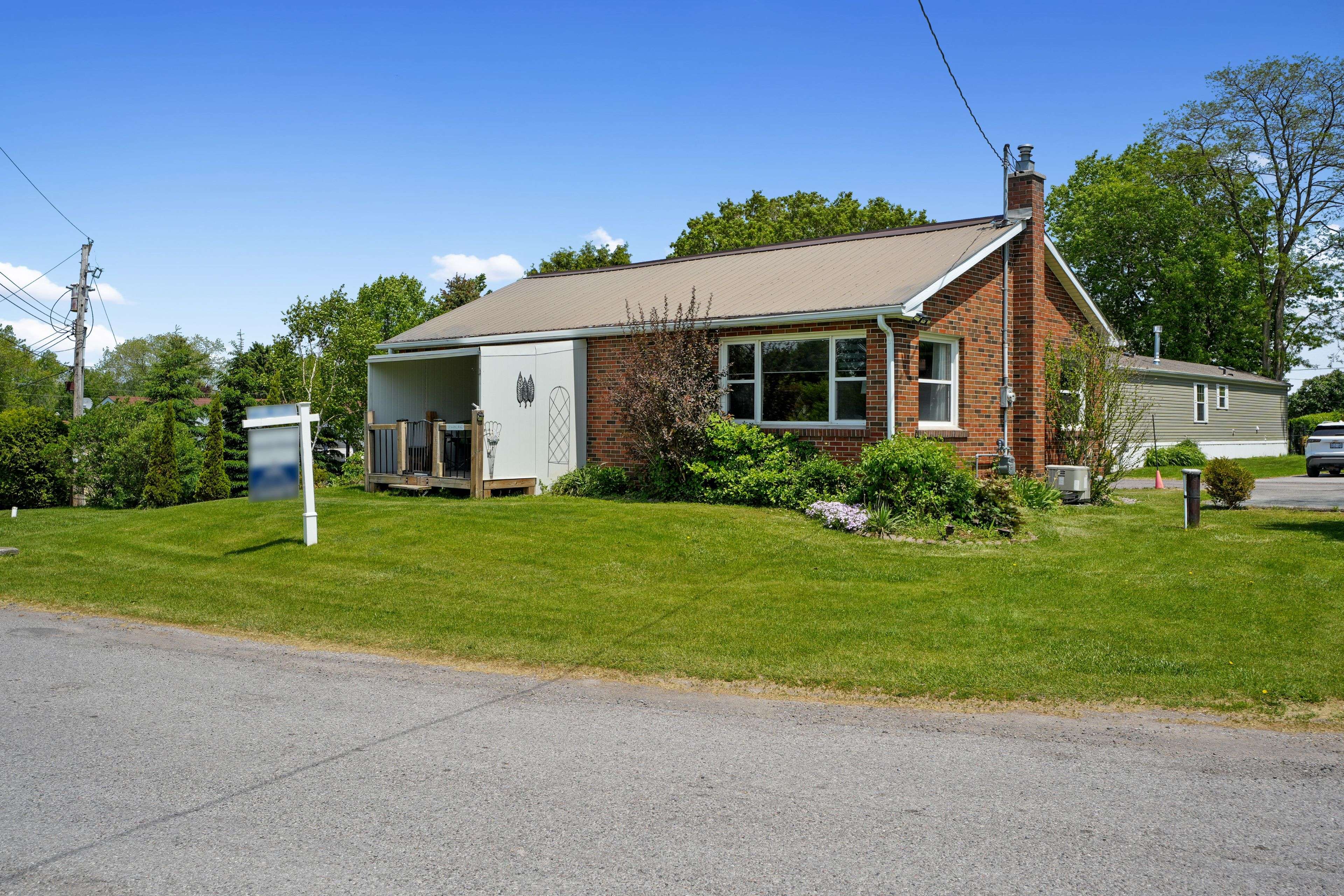 2 Park LN, Hamilton Township, ON K9A 0X9