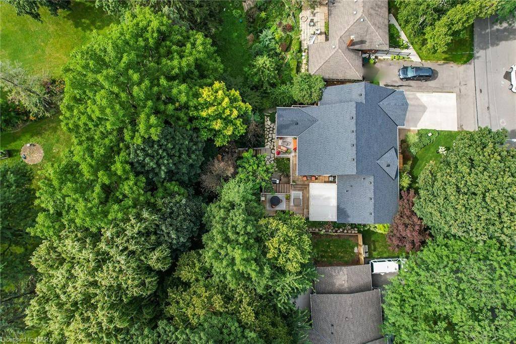 16 SPRING GARDEN BLVD, St. Catharines, ON L2N 3P6