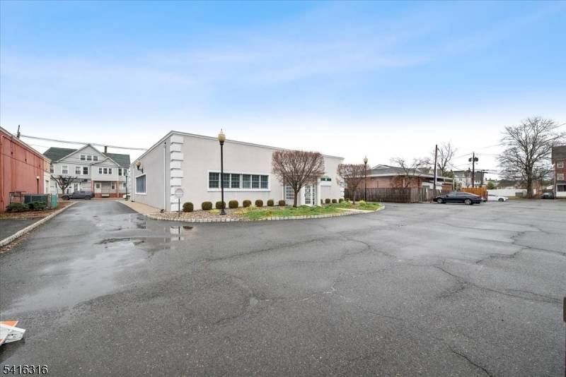 34 E Somerset St, Raritan Boro, NJ 08869