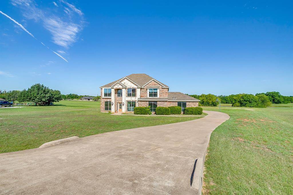 1802 Yucatan Drive, Granbury, TX 76048