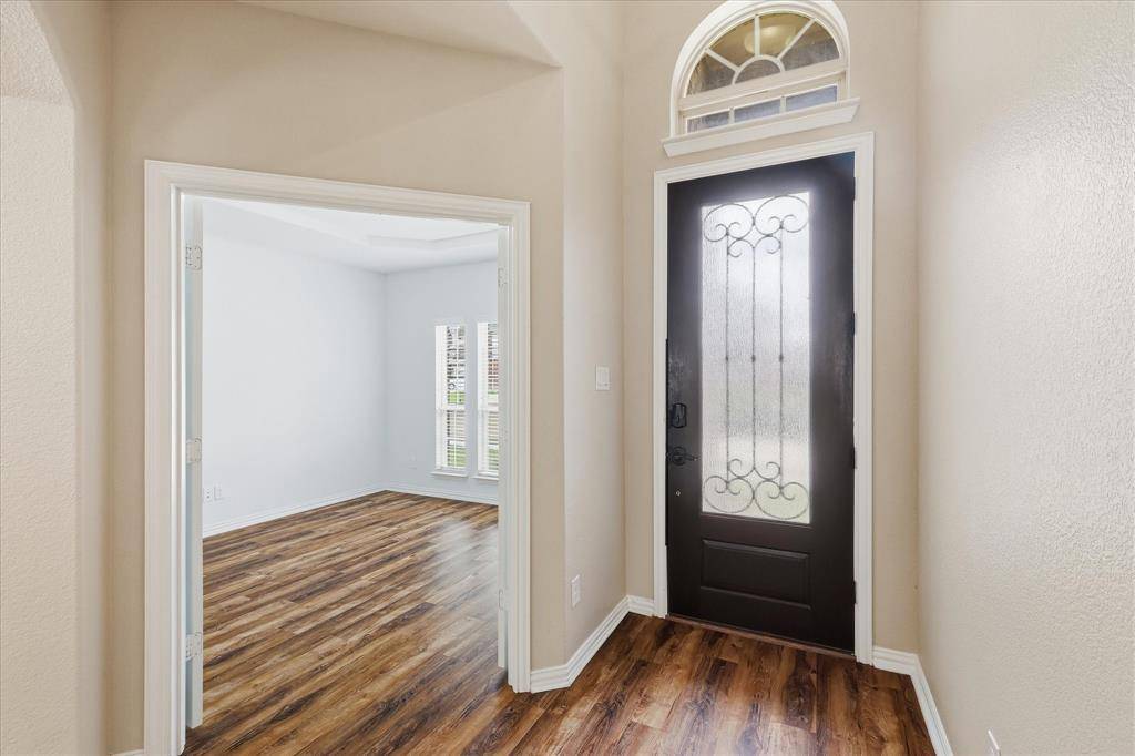 9841 White Bear Trail, Fort Worth, TX 76177