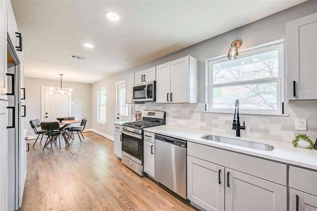 2729 Lockhart Avenue, Dallas, TX 75228