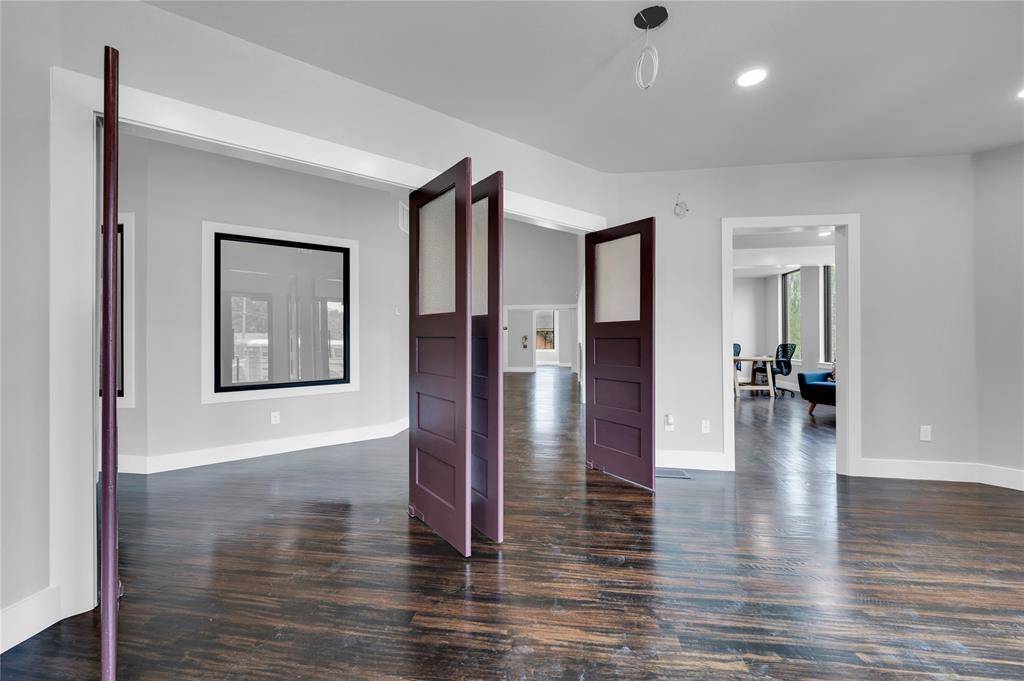 501 W Avenue F #101, Midlothian, TX 76065