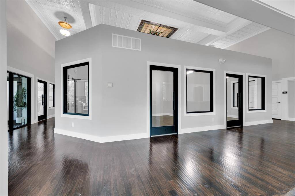 501 W Avenue F #105, Midlothian, TX 76065