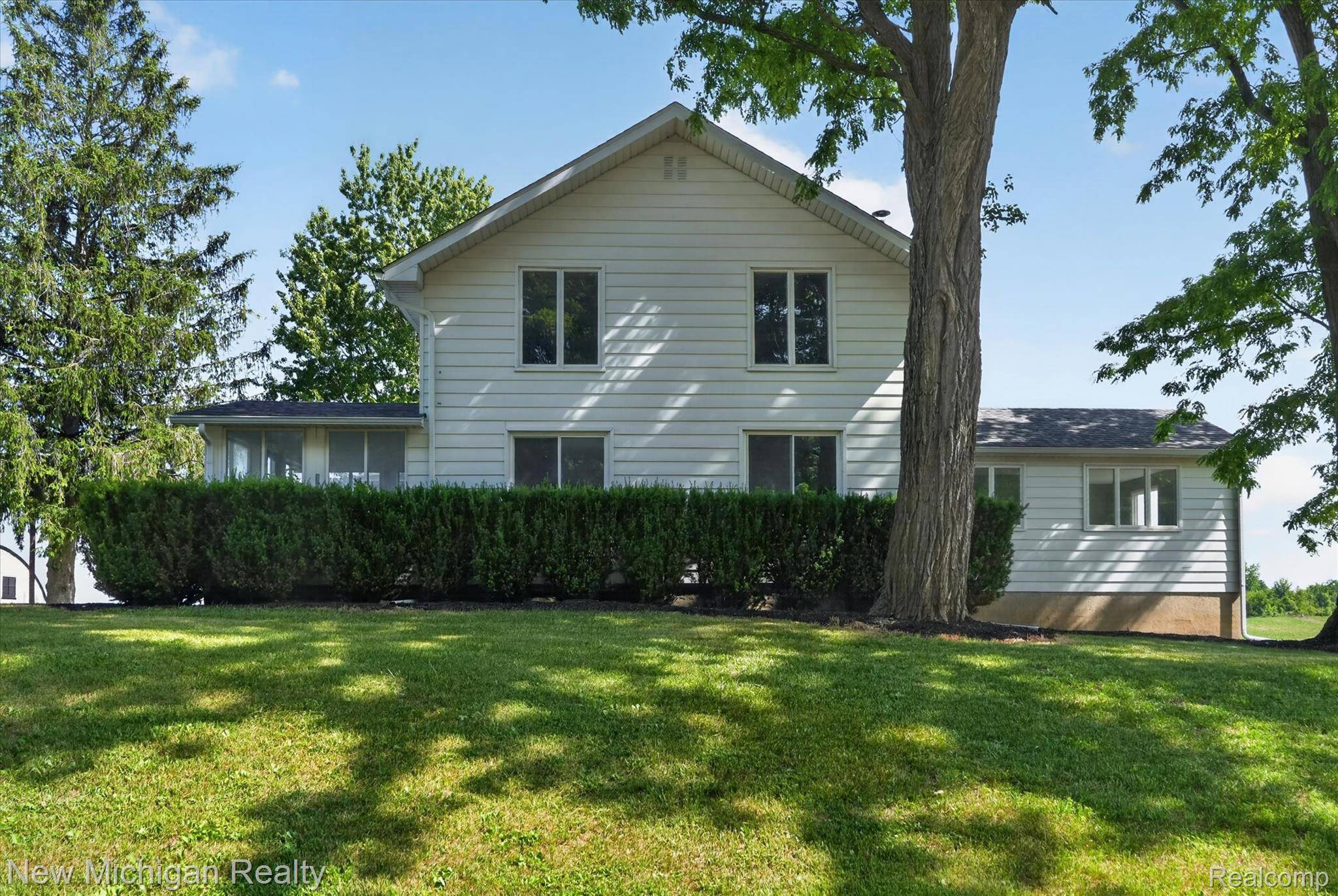 11374 Lahring RD, Argentine Township, MI 48418