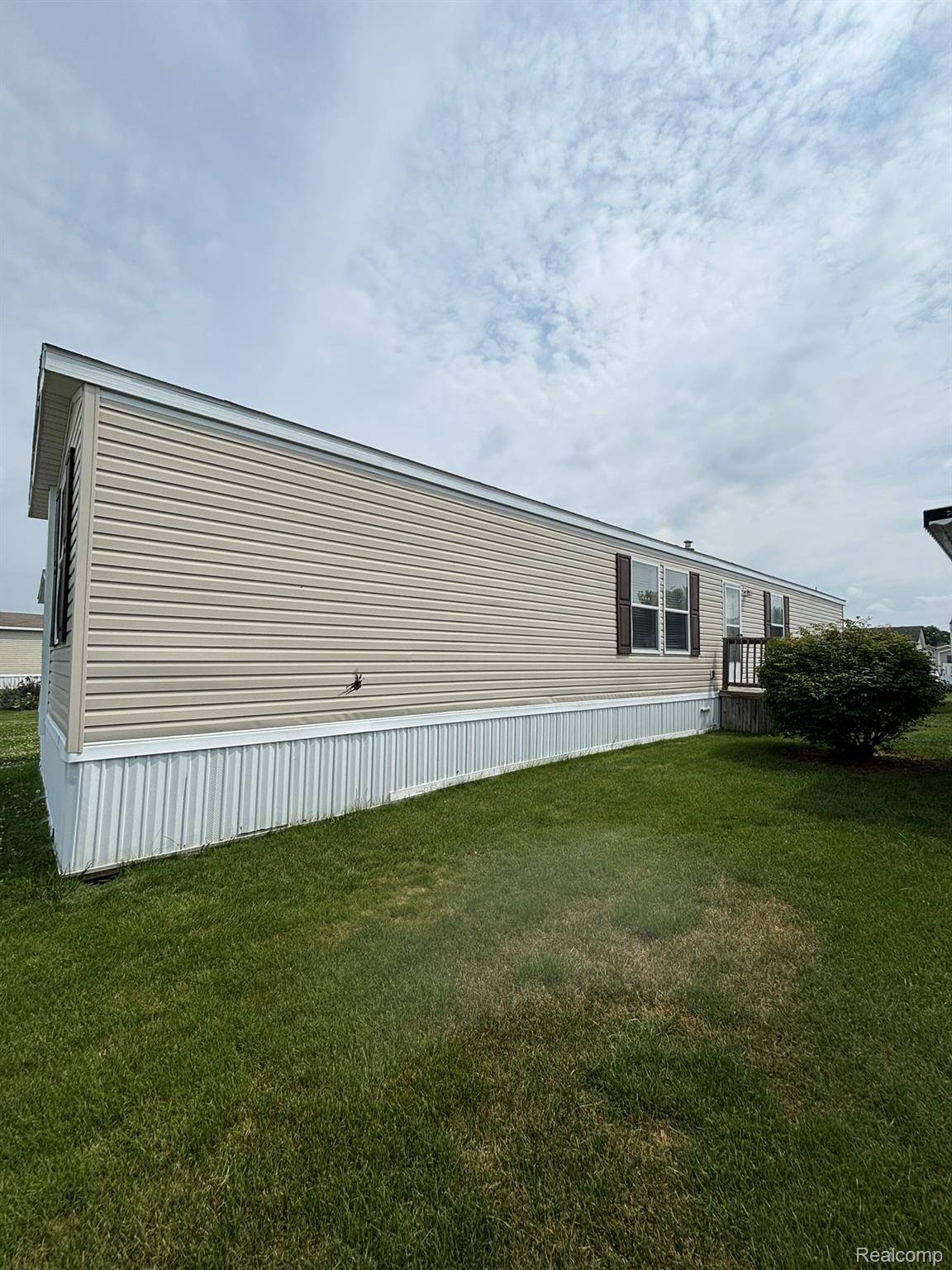 220 Pheasant LN, Grand Blanc Charter Township, MI 48439