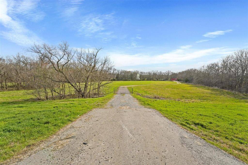 TBD Hwy 82 Highway, Ector, TX 75439