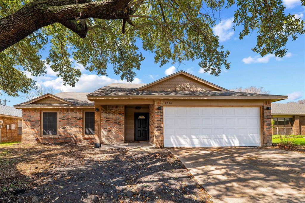 4238 Emerson Drive, Grand Prairie, TX 75052