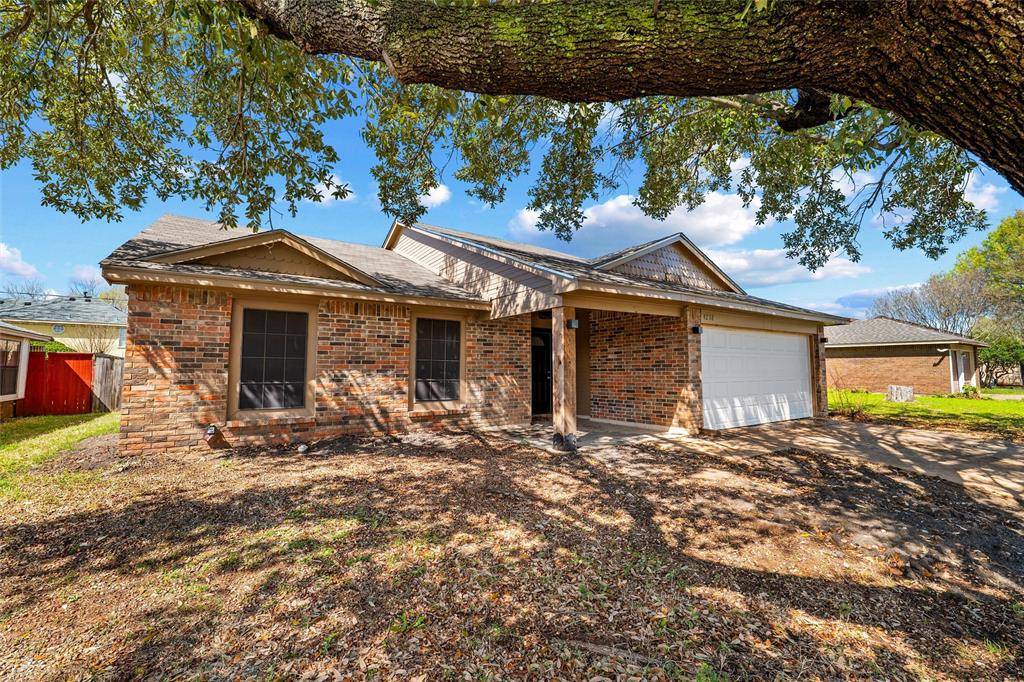 4238 Emerson Drive, Grand Prairie, TX 75052