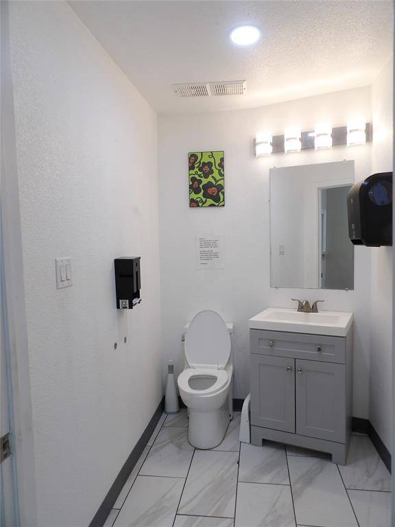 4373 S Hampton Road #A, Dallas, TX 75232