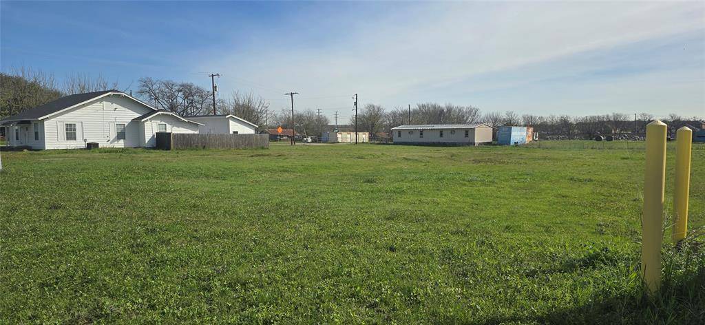 614 N 2nd Street, Sanger, TX 76266