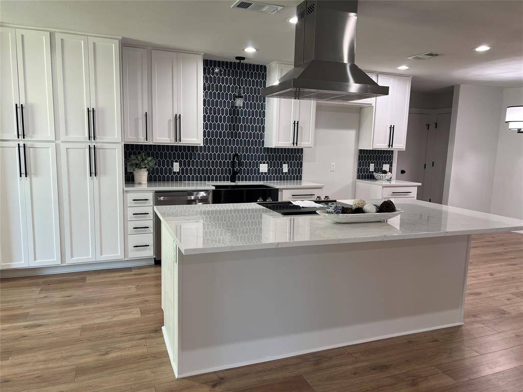2809 Mollimar Drive, Plano, TX 75075