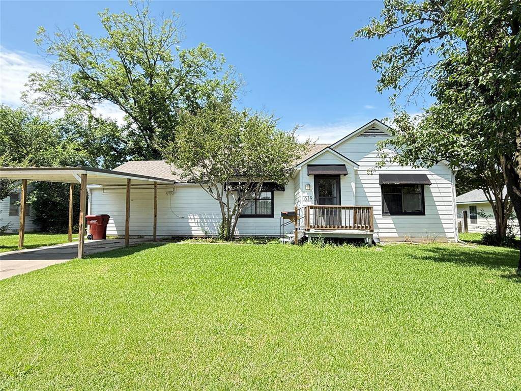 619 E 12th Street, Bonham, TX 75418